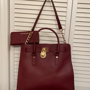 Michael Kors purse and wallet set